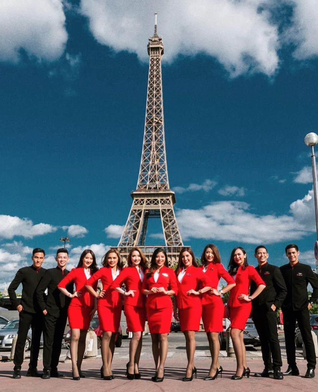 エアアジアさんのインスタグラム写真 - (エアアジアInstagram)「To all the cabin crew in the world, from whichever country, race and airline, our heartfelt greetings and appreciation to all of you most especially on your special day.  Salute and happy World Cabin Crew Day! Fly high while staying safe! We are all #InThisTogether! ❤️✈️」5月31日 16時51分 - airasiasuperapp