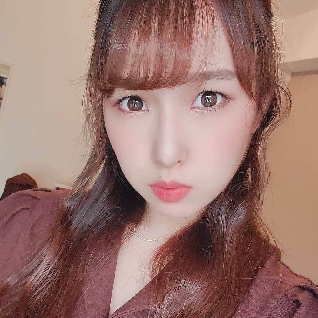 佐藤夏希のインスタグラム：「ハーフお団子＋残った髪はうねうねウェーブ〰️な日でした🎀 今日はお家で焼き肉だよ🐮 * * * #ヘアアレンジ#ヘアスタイル#マタニティ#マタニティ生活#妊婦生活#体重管理#体重管理に苦しむ妊婦 #二人目妊娠中 #すばるん#息子ラブ #2歳#ママ#ママさんと繋がりたい #ママスタグラム#mama#mamastagram #mamanoko #ママリ#マタニティコーデ#お家焼き肉#焼肉」