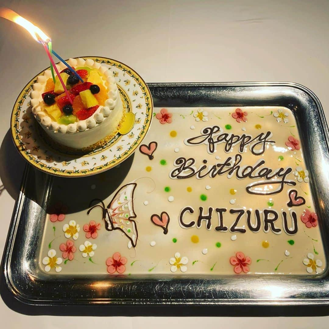 ちぃ Chiのインスタグラム：「Thank you for remembering my Birthday 🎂  フォアグラ久しぶりに食べられて幸せだったなぁ🤤💗 #マノワールディノ #渋谷区 #restaurantmanoirdinno #manoirdinno #マノワール・ディノ #マノワールディノ✨ #渋谷 #表参道 #mybirthday #お誕生日ケーキ #お誕生日 #ありがとう❤️ #フォアグラ #フランス料理 #誕生日サプライズ #誕生日祝い #お誕生日会 #インスタ映え #映えスイーツ #映え」