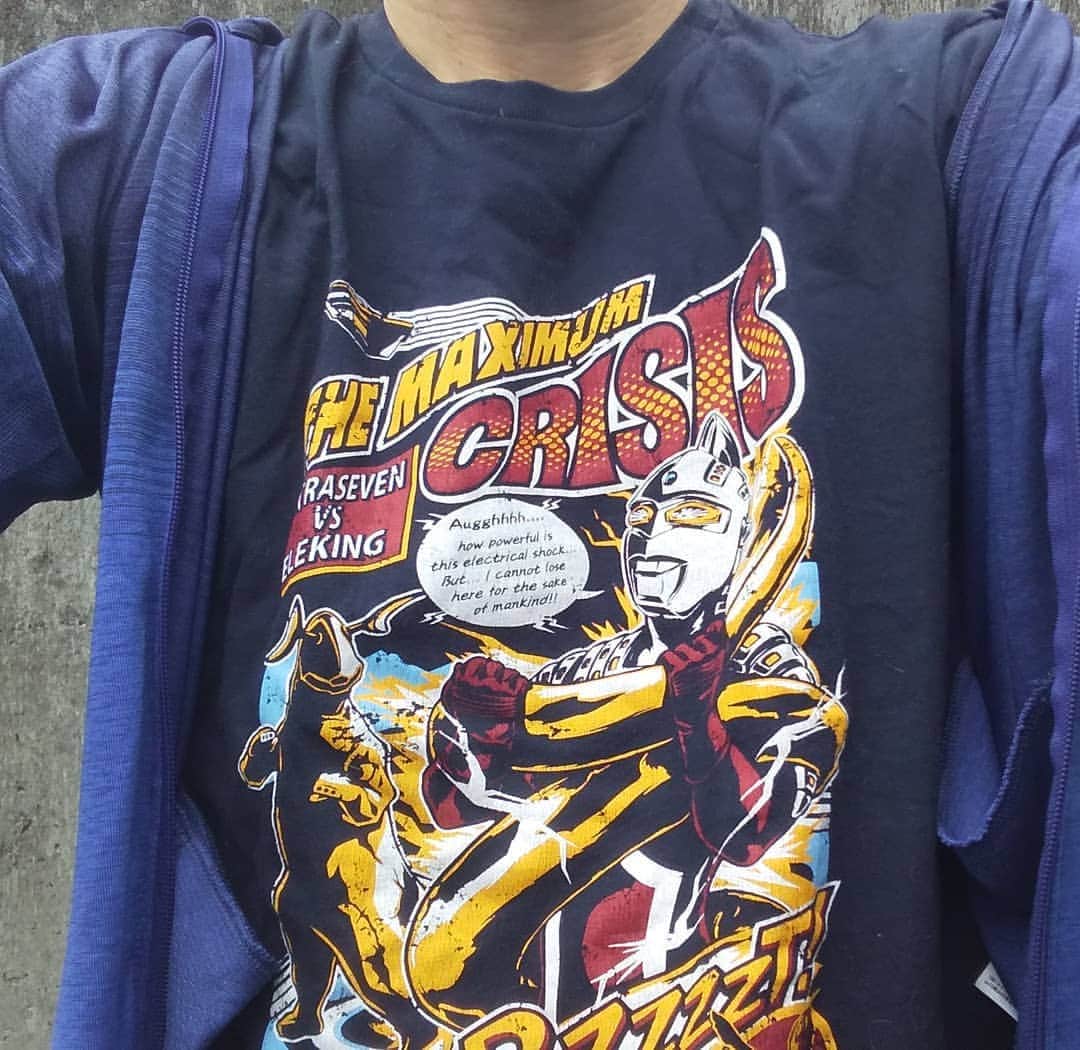 川久保秀一さんのインスタグラム写真 - (川久保秀一Instagram)「今日のTシャツ。 アメコミ風ウルトラセブン&エレキング。 はしっこにピット星人も(笑)。 #tshirt #ウルトラセブン #エレキング #ピット星人 #湖のひみつ」5月31日 17時40分 - hidekazu_kawakubo