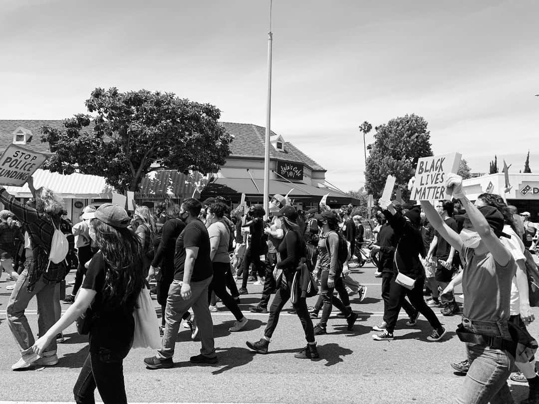 ショーン・エバリストのインスタグラム：「#BLACKLIVESMATTER #NojusticeNopeace #Georgefloyd . . There is much self work to be done, much to learn and unlearn. Marching in protest and speaking up against the horrible injustices that has been happening to the Black community is bare minimum. I’ve been influenced by you my whole life, my love for dance comes from you and even my want to make an impact in the this world was inspired by you. Can’t sit on the side lines, now is the time to do more and help create change along with you.」