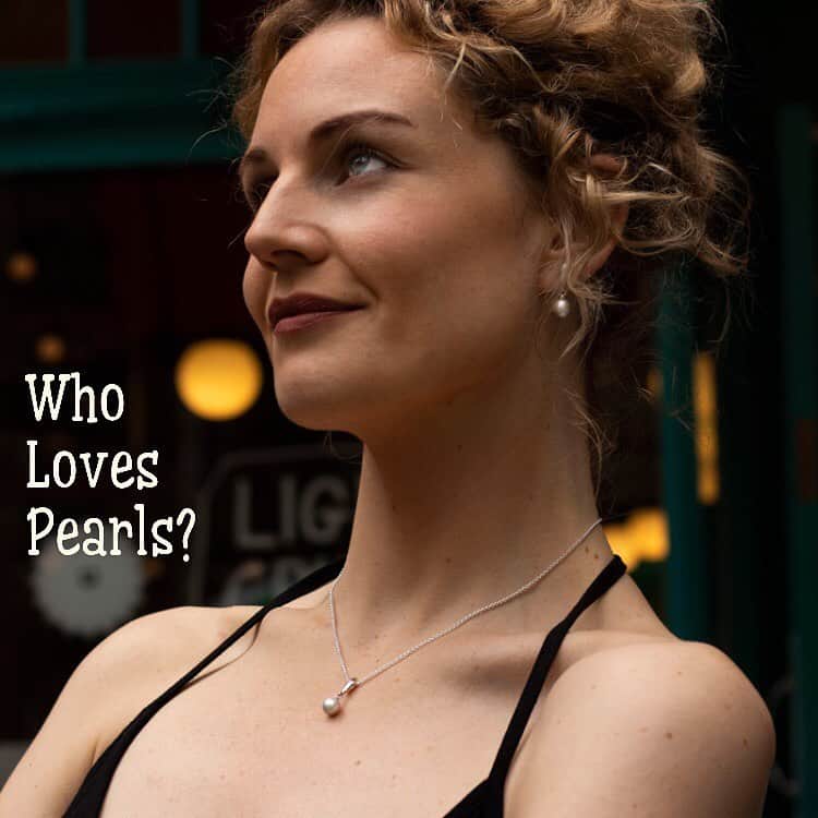 ダウアー&ホールさんのインスタグラム写真 - (ダウアー&ホールInstagram)「Who doesn’t love pearls - especially when there is 20% off them on the website!」5月31日 18時01分 - dowerandhall