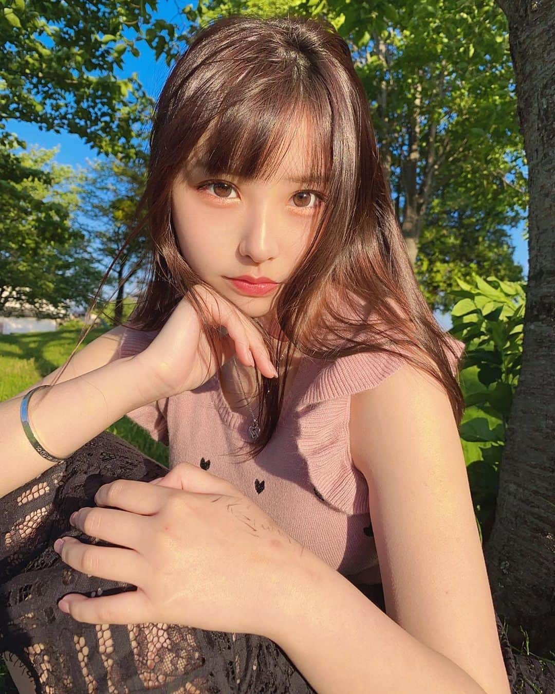 美女美容事情さんのインスタグラム写真 - (美女美容事情Instagram)「《美しい瞳と自然🌍🌳🍃》⠀⁠⠀ *⁠⠀ リポストを使って、素敵な写真📷✨を投稿されてる方を紹介させて頂く⠀⠀⠀⁠⠀ 【💄美女美容事情💅】のコーナーです✨⁠⠀ *⠀⠀⠀⠀⠀⠀⁠⠀ いいねやコメント、フォローして応援してね❤︎🥰🎶⁣⁠⠀ *⠀⠀⠀⠀⠀⠀⁠⠀ 今回ご紹介させて頂きますのは❤︎⁠⠀ 五城せのんさん< @wuchengsenon >の素敵なお写真📸⁠⠀ *⁠⠀ ⁠健康的で美しいお写真を見ているととっても癒されますよね😍✨😍凄く自然の中で気持ちよさそうですよね💓🗻✨⠀⁠⠀ *⠀⁠⠀ 五城せのんさんのアカウントには他にも素晴らしい投稿が沢山ありますので是非覗いてみてくださいね💁‍♀️💙⁠⠀ *⠀⁠⠀ 五城せのんさん< @wuchengsenon >⁠⠀ 素敵な投稿ありがとうございました☺️📸✨⠀⠀⠀⠀⠀⠀⠀⁠⠀ *⠀⁠⠀ △▼△▼△▼△▼△▼△▼△▼△▼△▼﻿⁠⠀ *⠀﻿⁠⠀ ❤︎ビジョビ×ミスいちご2021❤︎﻿⁠⠀ 🍓🍓🍓コラボオーディション開催中🍓🍓🍓﻿⁠⠀ *⠀﻿⁠⠀ 毎年多数の応募者の中から15名が選出される、全国のいちごのPRレディ🧡🍓﻿💛﻿⁠⠀ *﻿⁠⠀ ✨「ミスいちご🍓」✨﻿⁠⠀ *﻿⁠⠀ 今年も「ミスいちご2021」では「ビジョビ」特別オーディションを開催‼️✨﻿⁠⠀ *⠀﻿⁠⠀ ⭐エントリー方法はお写真を投稿の際に、﻿⁠⠀ 「 ♯ ビジョビ_ミスいちご2021 」﻿⁠⠀ のハッシュタグをつけるだけ💁‍♀️🖋﻿⁠⠀ *⠀﻿⁠⠀ 投稿した方の中から1名を『ミスいちご🍓』として選出✨SNSだけでなくメディアでも活躍する、次世代のインフルエンサーを発掘・サポートします💎✨﻿⁠⠀ *⠀﻿⁠⠀ 『ミスいちご2021🍓』 ビジョビ枠に選ばれると﻿⁠⠀ ○+●+○+●+○+●+○﻿⁠⠀ ​*ビジョビでの定期的なフィーチャー‼️﻿⁠⠀ *日本・世界で幅広い活動のチャンス❣️﻿⁠⠀ *ファッションイベントのランウェイデビュー✨﻿⁠⠀ *全国地上波への露出も🎥﻿⁠⠀ etc..﻿⁠⠀ ○+●+○+●+○+●+○﻿⁠⠀ ​などなど仕事が盛りだくさん‼️🥰💕﻿⁠⠀ *⠀﻿⁠⠀ ⚠️応募締め切りは5/31→6/15に延長決定🙆‍♀️⚠️﻿⁠⠀ 詳しい内容についてはプロフィールのストーリー・ハイライトをチェック👉✔️﻿⁠⠀ *⠀﻿⁠⠀ 投稿に、「 ♯ ビジョビ_ミスいちご2021 」をつけるだけ🍓﻿⁠⠀ ご応募お待ちしております❤️⁠⠀ *⠀ ⠀⠀⠀⠀⠀⠀⠀⠀⠀⠀⠀⠀⠀⠀⠀⠀⠀⠀⠀⠀⠀⠀⠀⠀⠀⠀⁠⠀ △▼△▼△▼△▼△▼△▼△▼△▼△▼ ⠀⠀⠀⠀⠀⠀⠀⠀⠀⠀⠀⠀⠀⠀⠀⠀⠀⠀⠀⠀⠀⠀⠀⠀⠀⠀⠀⠀⠀⠀⠀⠀⠀⠀⁠⠀⁠⠀ *⠀⁠⠀⁠⠀ ❤🧡💛「美女美容事情」💚💙💜⠀⠀⠀⠀⠀⠀⠀⠀⠀⠀⠀⠀⠀⠀⁠⠀⁠⠀ 👇掲載ご希望の方は👇⠀⠀⠀⠀⠀⠀⠀⠀⠀⠀⠀⠀⠀⠀⠀⁠⠀⁠⠀ @b_b_j.jタグ付けと🖤 # ビジョビ⠀🖤タグ付けお願いします✨⠀⠀⠀⠀⠀⠀⠀⠀⠀⠀⠀⠀⠀⠀⠀⁠⠀⁠⠀ *⠀⁠⠀⁠⠀ △▼△▼△▼△▼△▼△▼△▼△▼△▼ ⁠⠀ #オシャレ#スタイル抜群 #カメラ女子⠀⠀⁠⠀ #女子力アップ#オシャレコーデ #アウトドア⠀ #美意識 #美意識向上を図る⠀⠀⁠⠀ #trip #アウトドアファッション#トレンド ⁠⠀ #スタイル抜群#外遊び #camjyo ⁠⠀ #風#艶髪#グラドル#アイドル ⁠⠀ #カメラ女子 #可愛い #モデル ⠀⠀⁠⠀⠀⁠⠀ #カメラ女子部 #カメラ好き ⠀⠀⠀⁠⠀⠀⁠⠀ #可愛い💓 #可愛い💕 ⠀⠀⠀⁠⠀⠀⁠⠀ #キュート #モデルさん⠀⠀⠀⁠⠀⠀⁠⠀ #cute#japanese #japanesegirl⠀⠀」5月31日 18時10分 - b_b_j.j