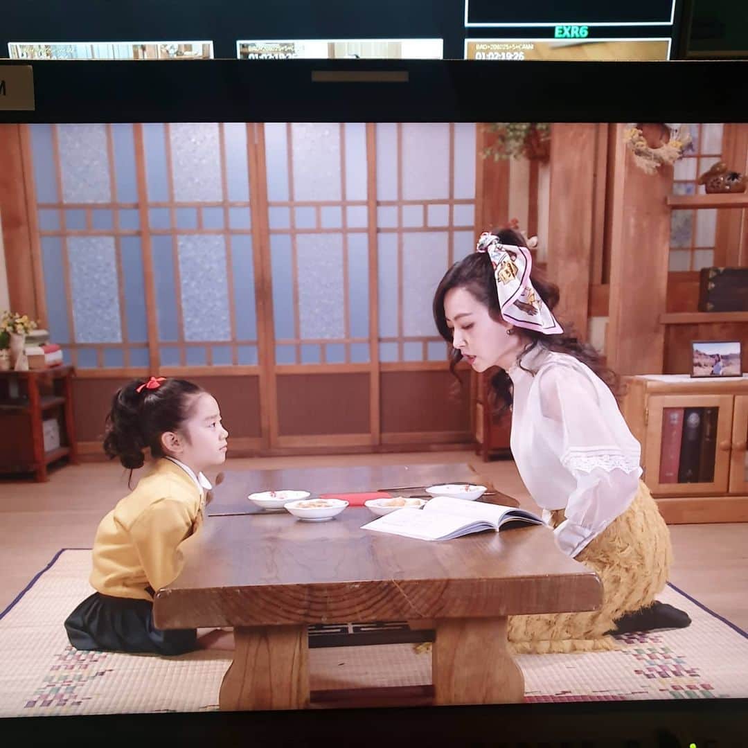 シム・ウンジンさんのインスタグラム写真 - (シム・ウンジンInstagram)「Good bye, Kate!! #나쁜사랑 #케이트 #한유진 #캐릭터떠나보내기」5月31日 18時28分 - eundung81