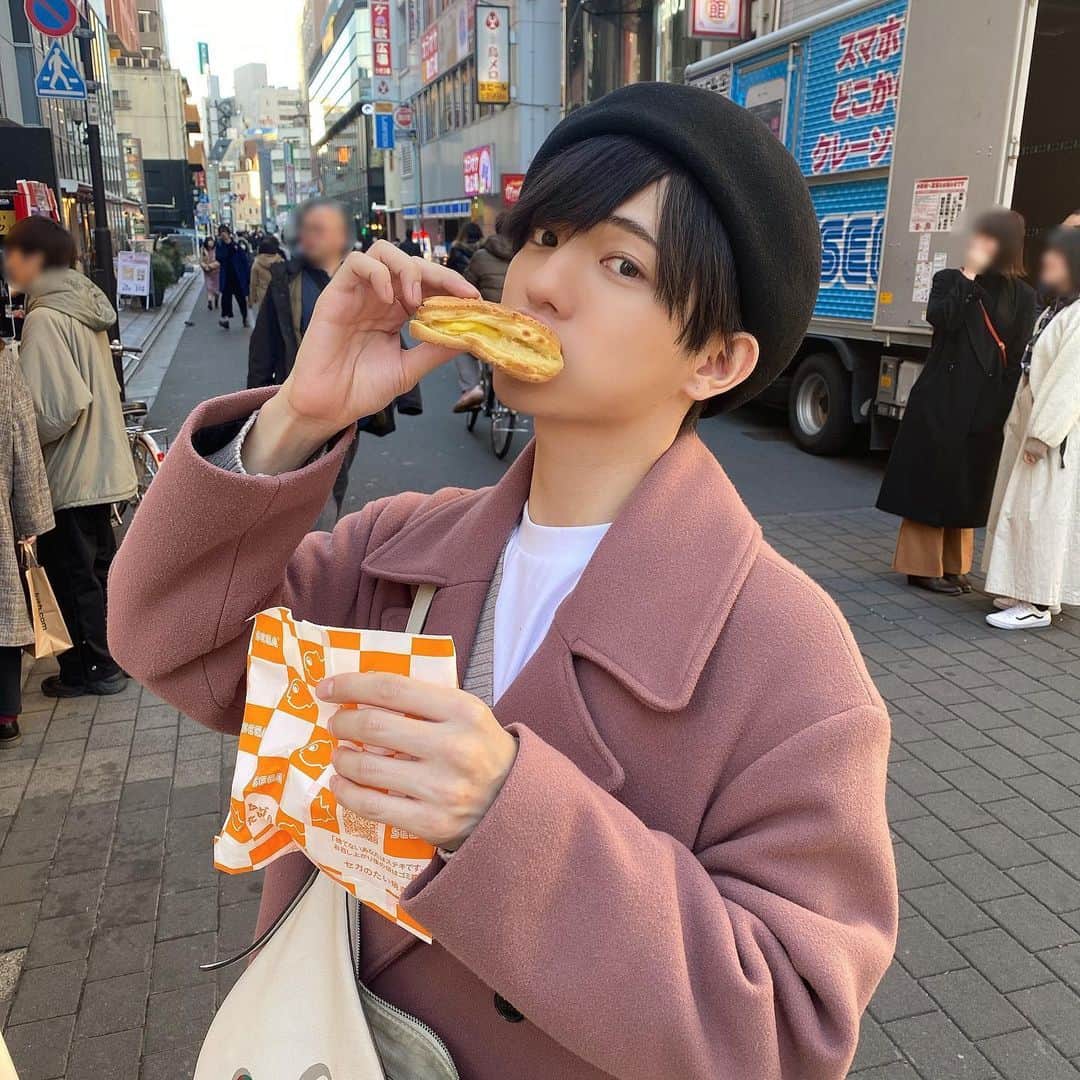 こんどうようぢのインスタグラム：「黒髪も悪くないけど 夏だから次ハイトーンにする 俺よく髪の毛染めてるけど 強いからハゲない自信ある。 っていってハゲたら笑ってくれ。  #昔の載せたか載せてないか覚えてない写真を載せる」