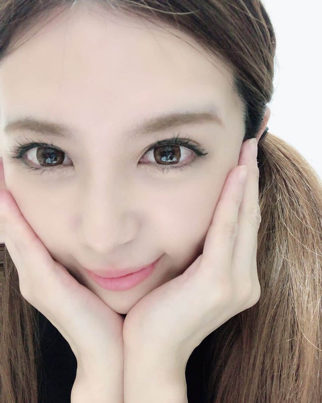 栗林里莉のインスタグラム：「♡ Some day‥ . 両奥歯痛い痛いポーズw #栗林里莉 #ririkuribayashi #japanese #明日から6月とか早すぎる」
