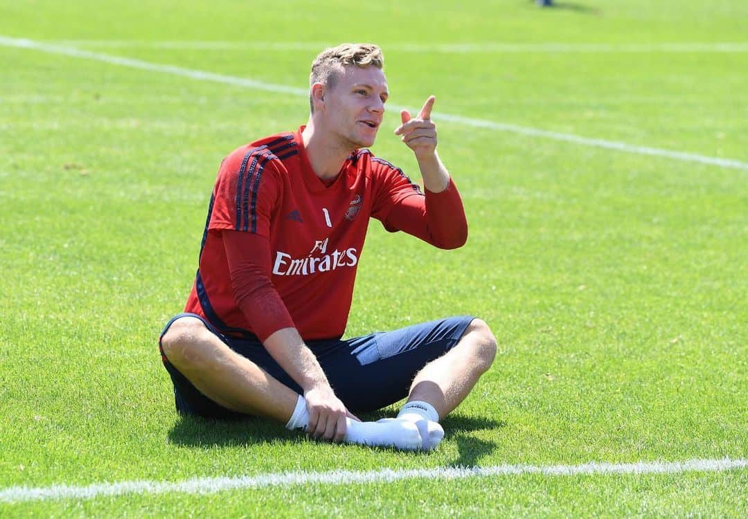 ベルント・レノさんのインスタグラム写真 - (ベルント・レノInstagram)「☝🏽😃⚽️」5月31日 19時40分 - berndleno1