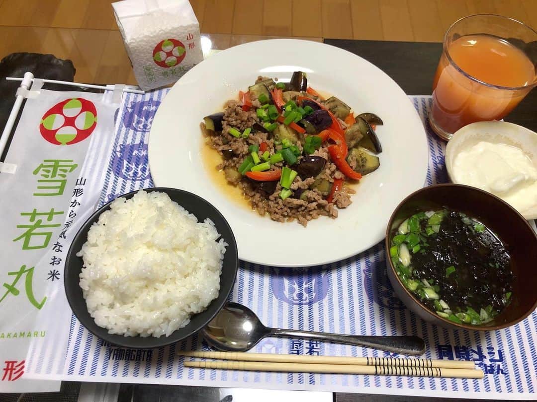 摂津颯登のインスタグラム：「こんばんは。 @tsuyahime_yukiwakamaru さんが実施中の「雪若丸」×「同時メシ」と#stayhomeyamagata がコラボ中です！  #モンテディオ山形 #stayhomeyamagata  #モンテディオ山形自炊チャレンジ #雪若丸で同時メシ #雪若丸でおうちごはん #同時メシ #雪若丸 #つや姫 #宝島社」