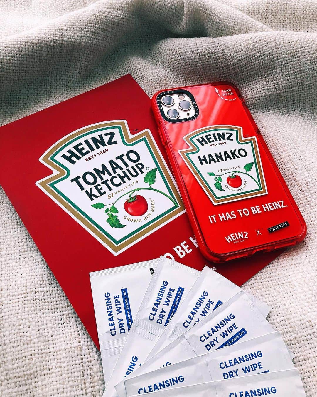 雨森はなこさんのインスタグラム写真 - (雨森はなこInstagram)「ぐおおおおお！！！ 大好きなケチャップメーカー @heinz と @casetify_jp の激カワコラボが遂に発売されるんだってーーー🍅🧡 お先にゲトらせて頂きましたが、えっえっ？！めちゃ可愛くない😳😳？！❤️❤️ CASETiFYっていつもコラボアイテムって即完売だから先行販売している今が手に入れられるチャンスかも💦 ・ Casetifyはケースと一緒に丁寧に携帯クリーナーも付いてくるからそんな心遣いも嬉しいブランド🥺🔥 #instagood#instadaily#HEINZxCASETiFY#newphonecase#casetify」5月31日 19時55分 - hanako7o4
