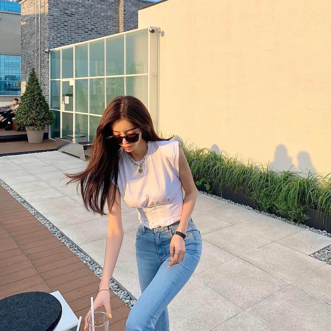 Son Ju Heeさんのインスタグラム写真 - (Son Ju HeeInstagram)「요즘만 같았음 좋겠는 요즘🤍💙 - - #리샵」5月31日 19時56分 - juhee__ss