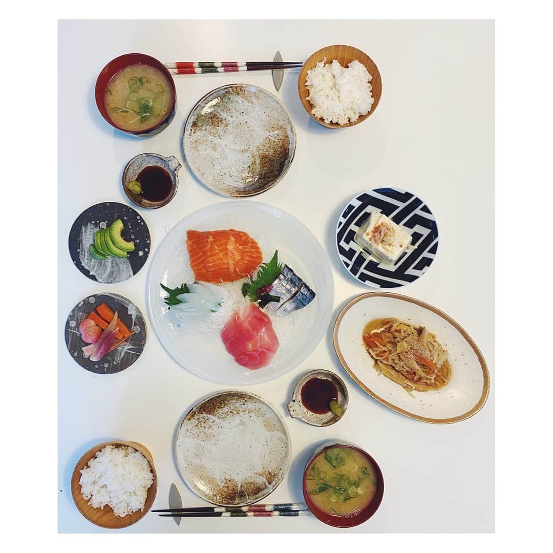 柏木作夢さんのインスタグラム写真 - (柏木作夢Instagram)「刺身🔪 @nagi_meshi ・ #nagimeshi #dinner #fish #fresh #foodporn #dinnertime #刺身 #マグロ #イカ #シメサバ #サーモン #おうちごはん #切り干し大根」5月31日 20時07分 - samukashiwagi