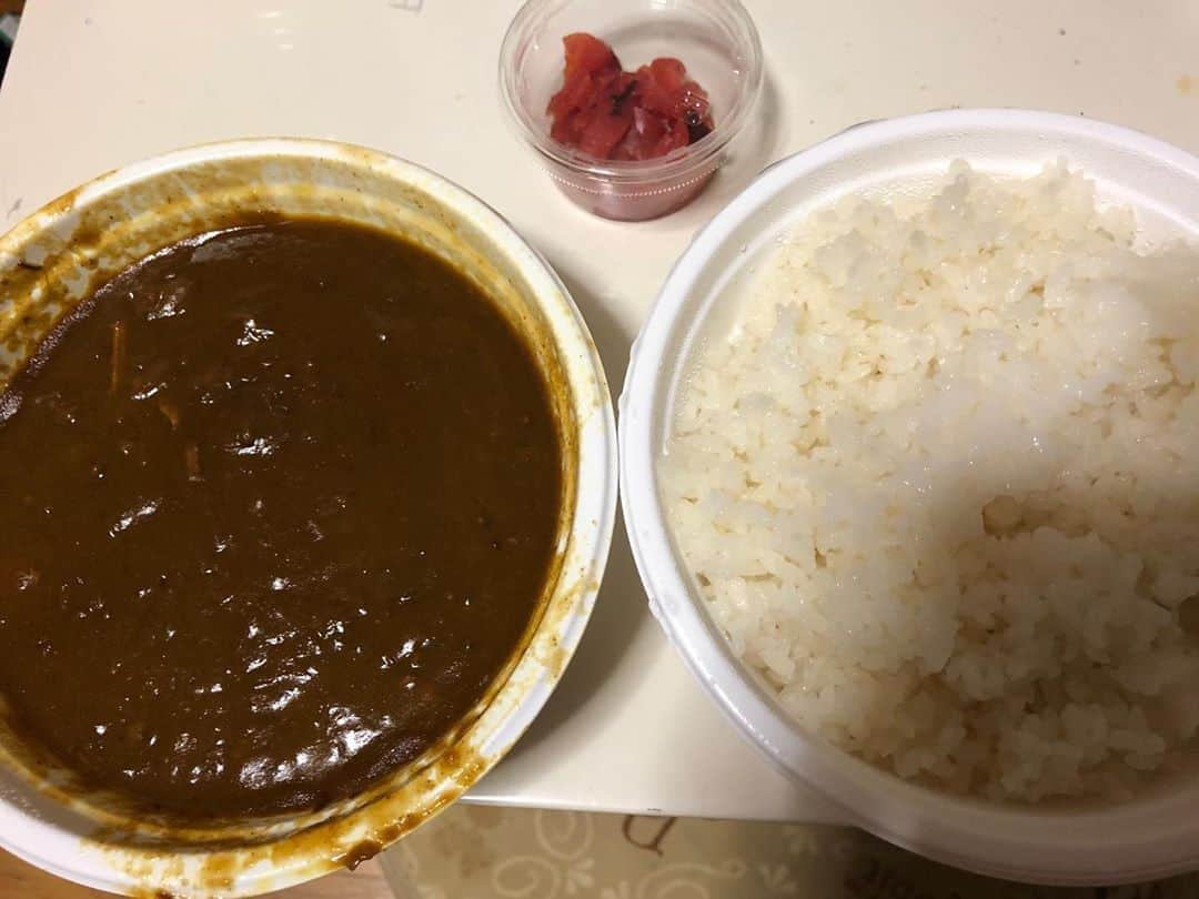 REIJIさんのインスタグラム写真 - (REIJIInstagram)「大好きな居酒屋紋次の特製カレー！！めっちゃうま！！！ テイクアウトもあるから絶対食うべき！！ #紋次  #越谷」5月31日 20時09分 - reiji_kimura