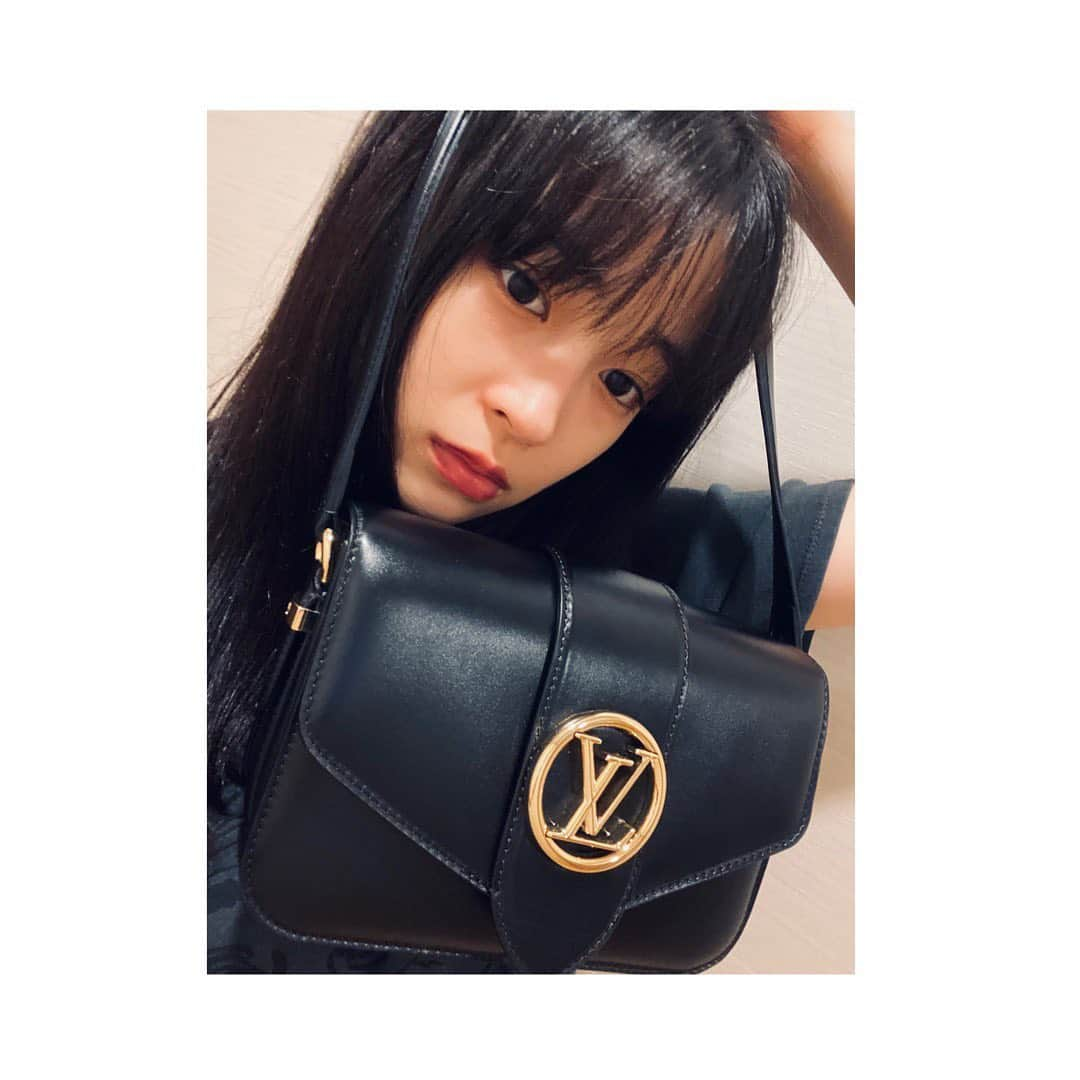 広瀬すずさんのインスタグラム写真 - (広瀬すずInstagram)「🖤🖤 #LVPONT9 #LOUISVUITTON」5月31日 20時18分 - suzu.hirose.official