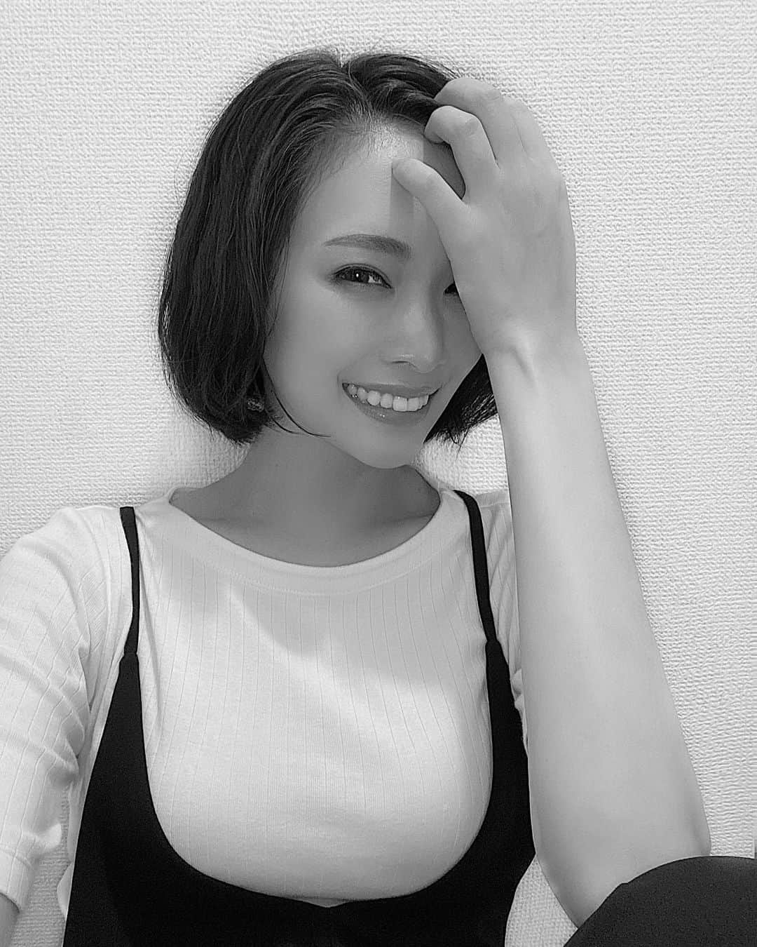 石川マリーさんのインスタグラム写真 - (石川マリーInstagram)「． ． 😄😄😄 ． ． ． #selfie #selfie_time #selpic #me #makeup #hairstyle #smile #happy #instagood #instamood #followｍe #tflers #japina #셀카 #셀피 #셀스타그램 #我 #自拍 #粉我 #赞 #いいね #セルフィー #自撮り #メイク #ショートボブ #フィリピンハーフ #アラサー女子 #にこにこ #ハッピー」5月31日 20時24分 - marieishikawa
