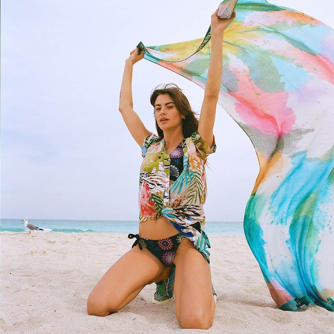 デシグアルのインスタグラム：「Swimming in the ocean, feeling the sea breeze on your face, the terraces with friends ... What do you miss most about #summer?」