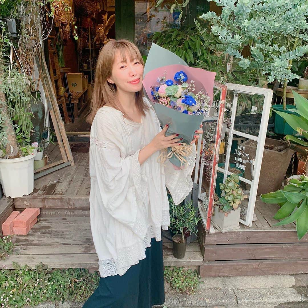 のインスタグラム：「みやちゃん @miyare38  本当にありがとう…！ 粋な計らいに胸を掴まれる。 想いをお花で伝いあえるのは、喜び。」