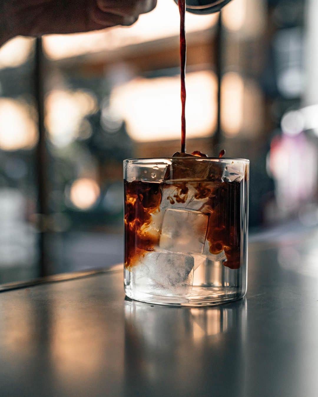 山口淳一さんのインスタグラム写真 - (山口淳一Instagram)「オンラインショップにコスタリカの豆を追加しました。 このコスタリカ美味しいです。 ブラックを飲みきれない私でも飲みきれます。 ココカヌレのお供にどうぞ。 — #japan #kyoto #here #coffee #herekyoto #canele #latte #latteart #art #cafe #slayer #espresso #roasting #日本 #京都 #コーヒー #カヌレ #ココカヌレ #ラテ #ラテアート #アート #スレイヤー #エスプレッソ #焙煎 #バリスタ #京都 #おうちでココカヌレ #お取り寄せ #お取り寄せスイーツ」5月31日 20時38分 - junichi_yamaguchi