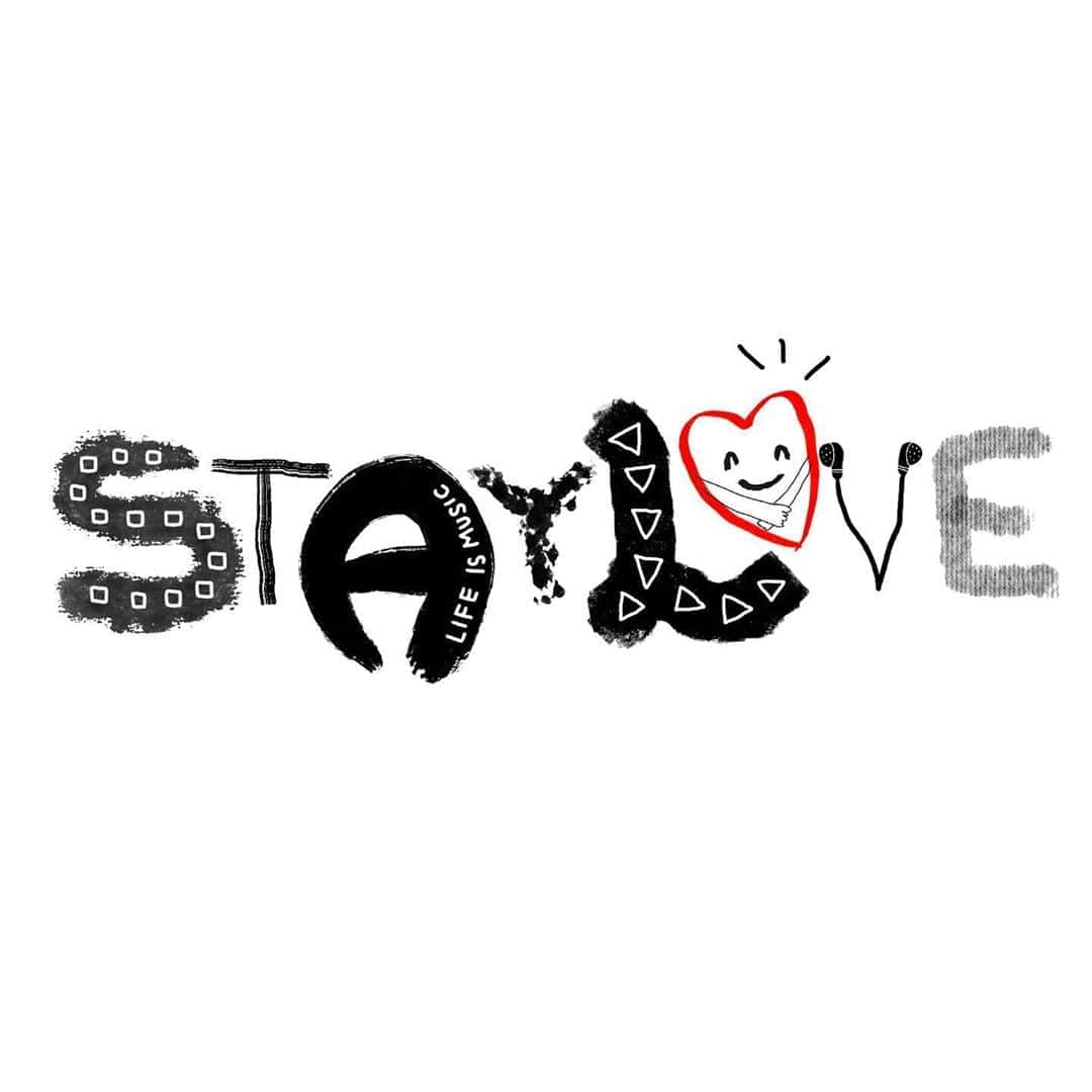 etsucoのインスタグラム：「✱ ✱ ✱ 【報告】 ✱ 色んな方々にご協力いただいて、こんなHAPPYな曲を作らせていただきました🥳FREE DLになってますので是非沢山の方に聴いてもらいたいです✨参加アーティストの発表は後日MVとしてUPします🥰声聴いて想像膨らませて楽しみにしててください💗 ✱ STAY LOVE https://www.youtube.com/watch?v=sIJDDnjkfCA ✱ FREE DL https://soundcloud.com/more-records-2/staylove ✱ おはよう おやすみ ありがとう ごめんね ✱ 伝えたい言葉はまだ 胸の中 ✱ 音に乗せれば なんだって言えそう 大好きなあいつにまで 届けたい ✱ 誰かのせいにしたり 悪者が正義語り ✱ 悲しいこんな世の中だからこそ 音楽はある ✱ 窓を開けて歌い出せ yeah 笑顔見せつけてやればいい みんなでWowWow叫ぼ　ほら 世界に愛を叫ぼう 窓を開けて歌い出せ hey 笑顔見せつけてやればいい みんなでWowWow叫ぼ　ほら 世界に愛を叫ぼう ✱ https://nipponrising.com ✱ #STAYLOVE #🏠💗🏠💗🏠💗」