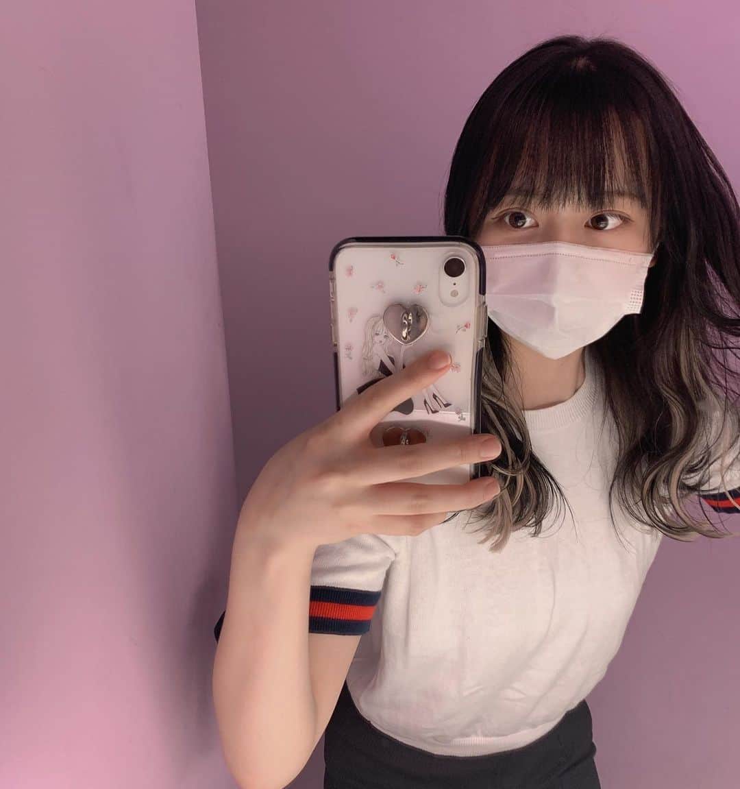 我妻美月のインスタグラム：「にゅーへあすたいる！！ やっと美容室いけて綺麗にして頂きました🍮 どうどうどう？ ． ． ． #エクステ #インナーエクステ」