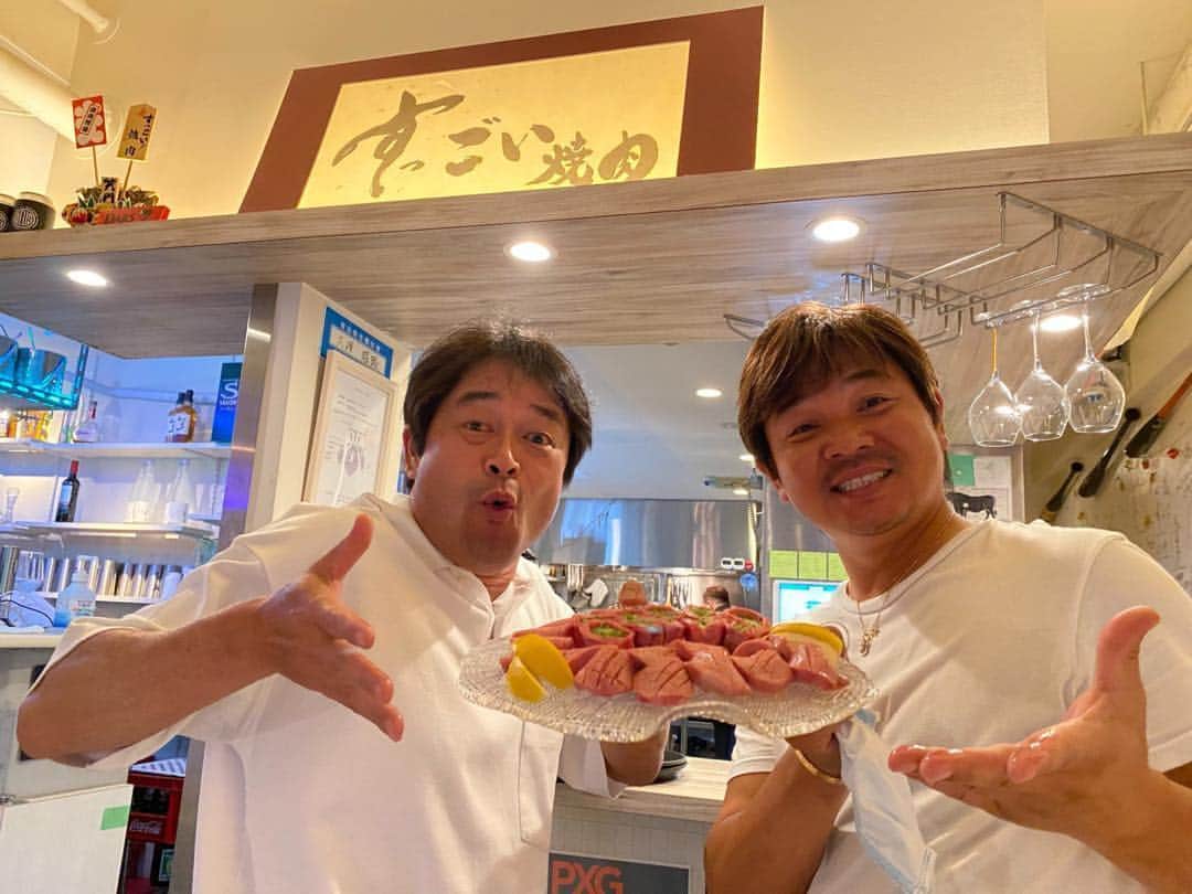 横田真一のインスタグラム：「すごっい焼肉 久保ちゃんの所行ってきた #suggoiyakiniku  #ゴルフ上達#ツアープロ#技#スウィング#レッスン #グルメ#男子ゴルフ#男子ツアー#プロ#pga#ゴルフ女子#ゴルフレッスン#横田真一#アプローチ#スイング#レッスンプロ#ゴルフ」