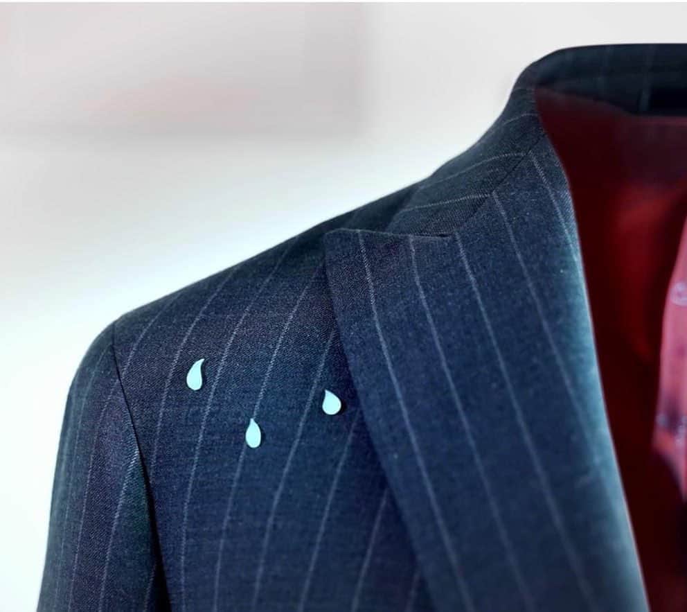 ドーメルさんのインスタグラム写真 - (ドーメルInstagram)「[ECHO] Echo, a cloth with water repellency finish for a perfect suit in every circumstances. . . . #echobunch #clothbunches #innovation #luxurycloth」5月31日 21時23分 - dormeuil1842