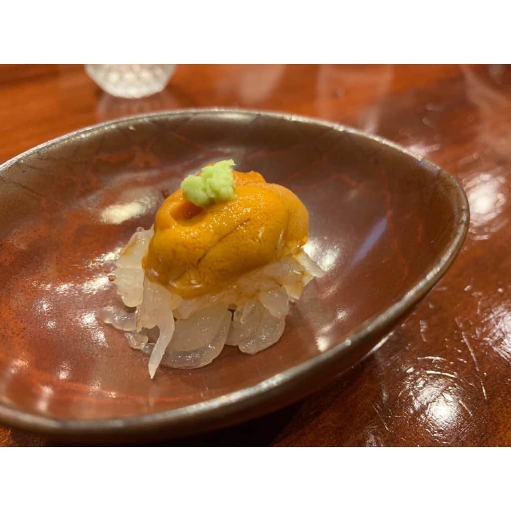 水戸悠夏子さんのインスタグラム写真 - (水戸悠夏子Instagram)「お祝いで、すし あらいさんへ。 本当に美味しくて美味しくて、幸せでした・・・。思い出して、ニヤニヤと余韻に浸っております。（写真はほんの一部）お寿司って綺麗だなあ。」5月31日 22時01分 - mitoyukako