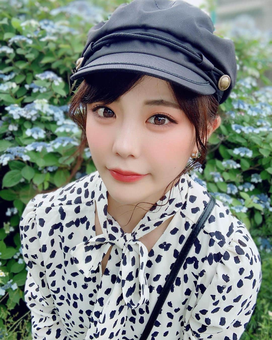 川村虹花さんのインスタグラム写真 - (川村虹花Instagram)「紫陽花をバッグに。。🍃❤︎ #あじさい  #紫陽花 #ダルメシアン  #インスタグラマー #オシャレ #公園」5月31日 22時22分 - nanaka_kawamura