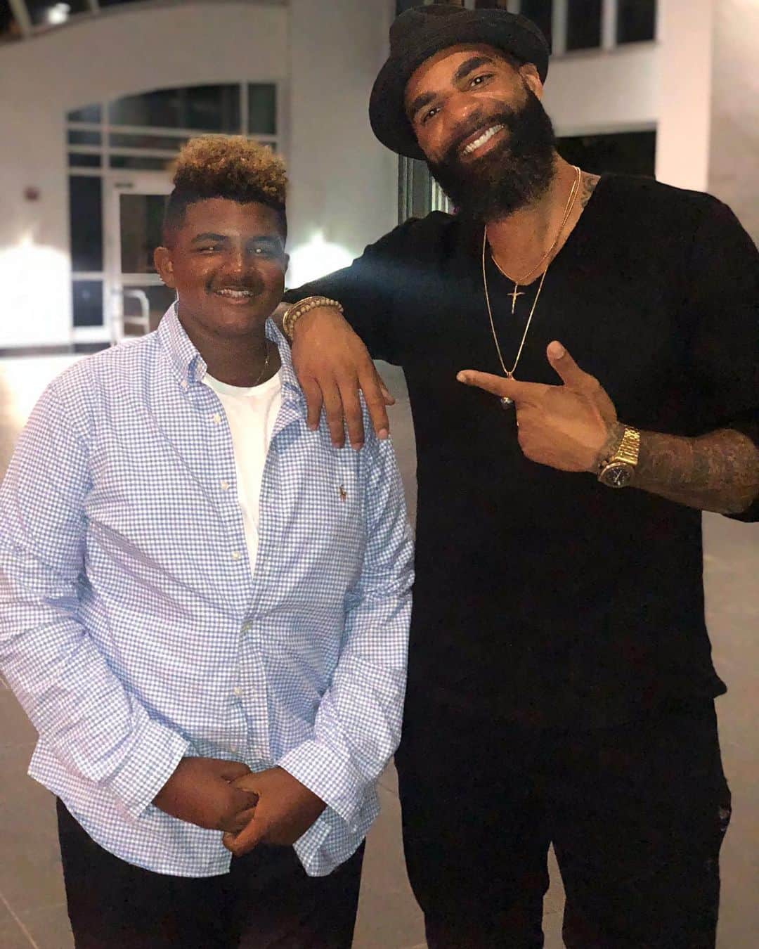 カルロス・ブーザーのインスタグラム：「Yoooooooooooooo. 14 Never Looked So Good!!!! Y’all Help Me In Wishing My Young King @_carmaniboozer A Happy Birthday!!!! Couldn’t Be Prouder Of The Young Man You’re Turning Into... The Journey You’re On Is A Magical One And I’ll Be Here To Guide You Every Step Of The Way!!! Love You Boomz!!! Now Let’s Celebrate!!! #HOLDAT 🎉🎁🎂🎈」
