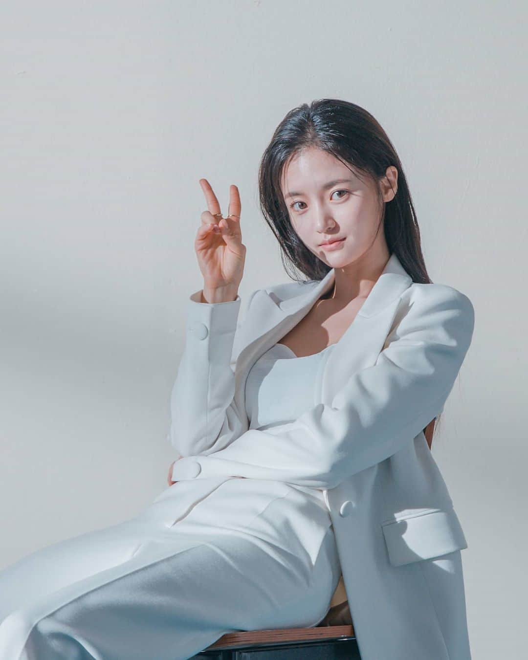 コ・ボギョルのインスタグラム：「✌ 🤞」