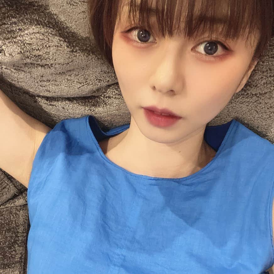 のインスタグラム：「話題の地雷メイク💄  実際、よー分からんのだけどさっ😂笑笑  アプリがあったからやってみた😜  元々はスッピンなんだけどアプリだけでこんなにバッチリメイクになるって凄いね😆❣️ #地雷メイク #って何ですか 笑笑 #えれな」