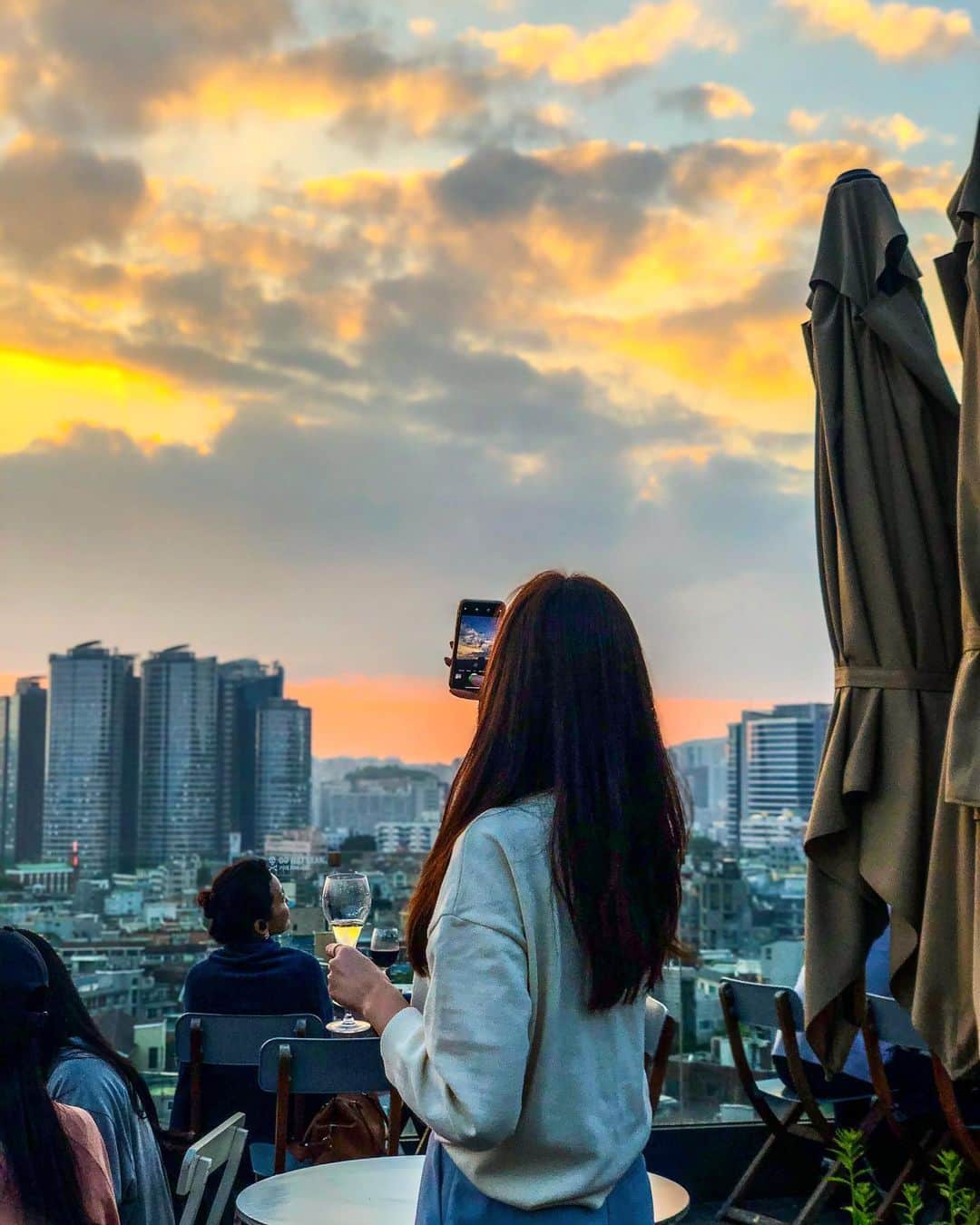 イユエリンのインスタグラム：「6월 시이작🍀」