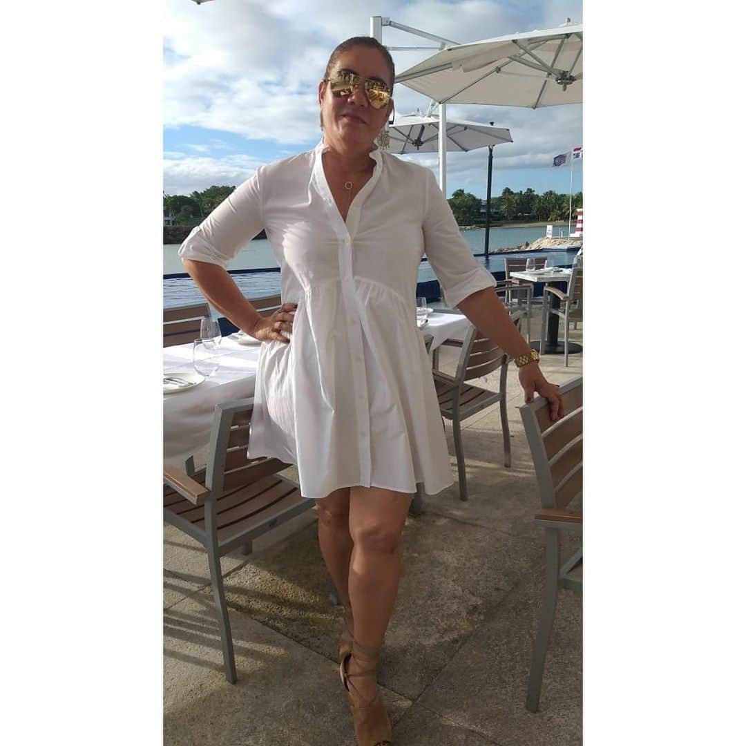 アレハンドロ・メヒアのインスタグラム：「Happy Mother Day 🇩🇴 Felicidades a todas las madres , en especial a esas que siempre están ahí para no permitir que nuestro camino se desvíen , a todas las que dan todos por sus hijos , que DIOS las  bendiga siempre 🙏🏽 #DTLP #Fanny」