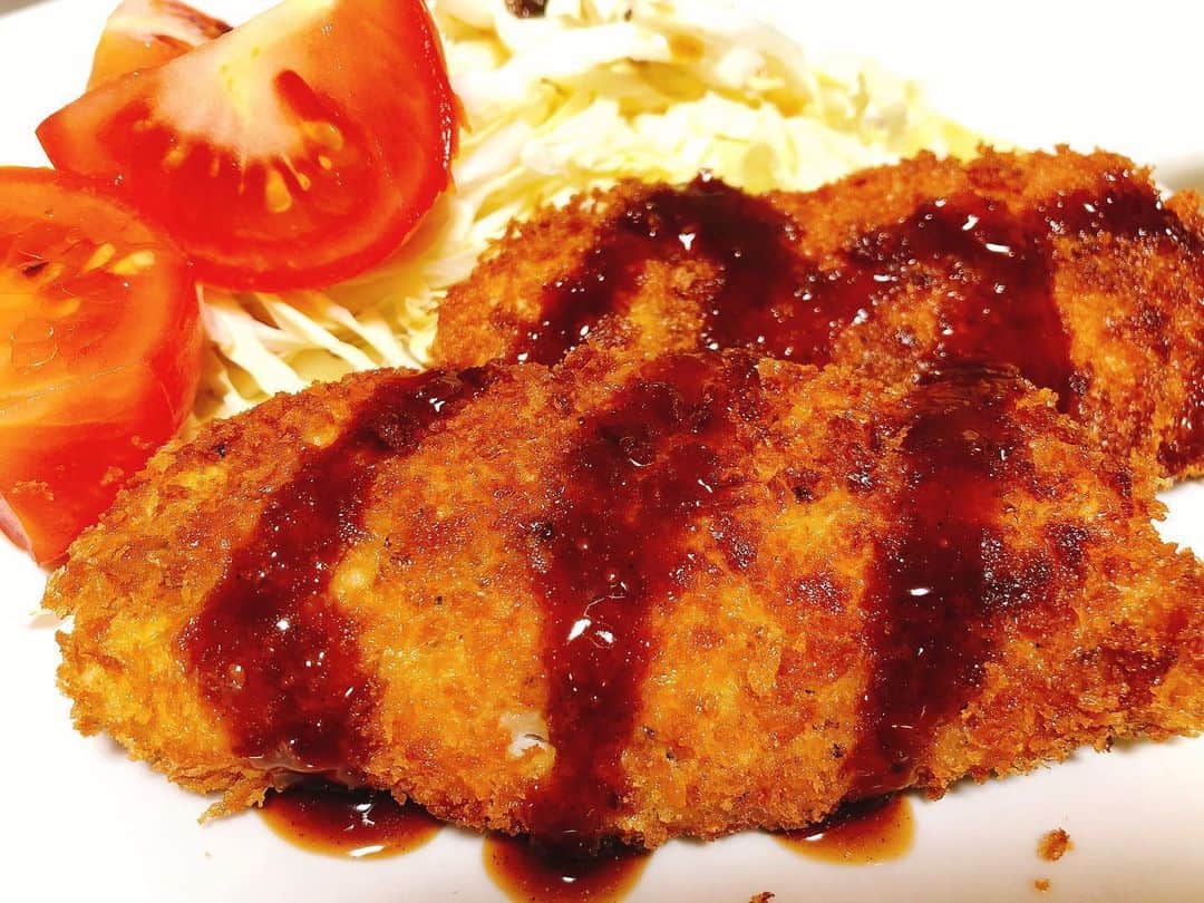 のインスタグラム：「アジの切り身がお得に買えたから、今夜はアジフライ作ったよ🐟 外はサックサク、中はふわふわに仕上がったー😋  #dinner #アジフライ」