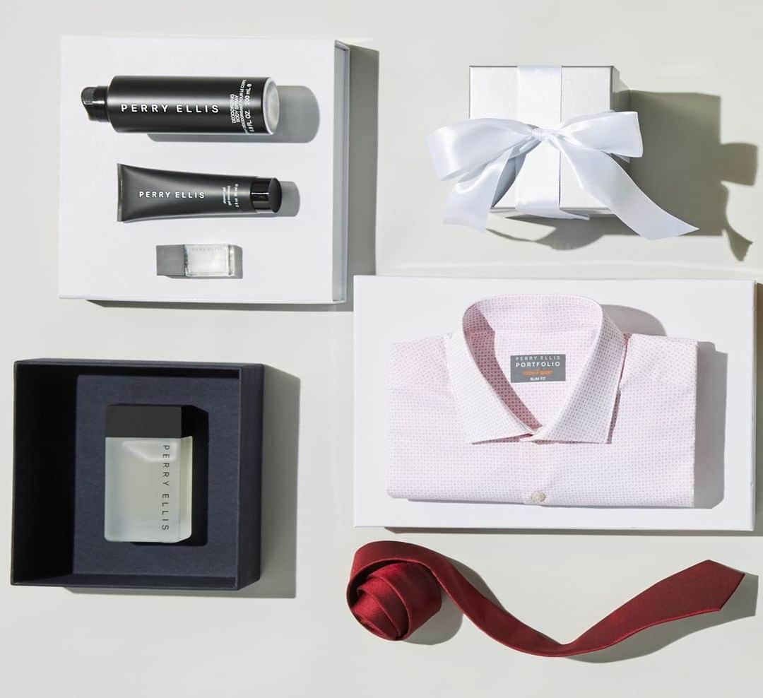 ペリーエリスのインスタグラム：「Be the first and the favorite! Get Dad's gift for Father's Day before anyone else. #LifeReadySince1976」