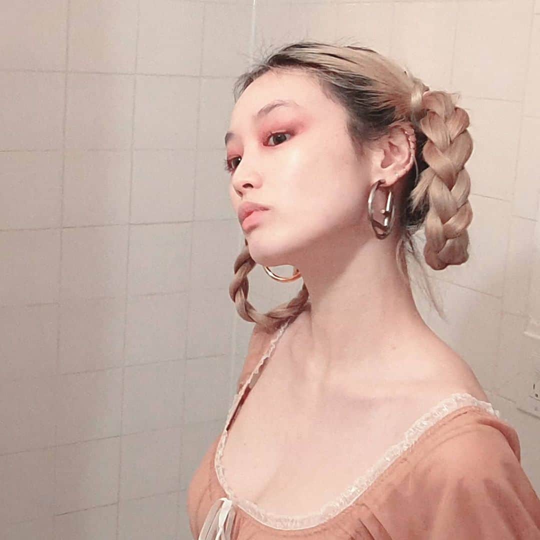 フェルナンダ・リーさんのインスタグラム写真 - (フェルナンダ・リーInstagram)「New vid is now live!! https://youtu.be/4JY0UahqC7w  Link is available through my profile 🥳🥳 #ferntube」6月1日 9時24分 - warukatta