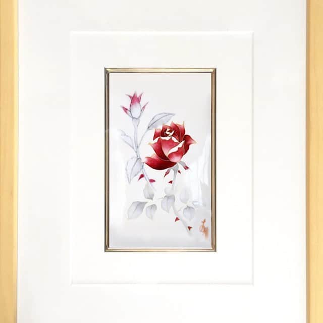 田村有紀さんのインスタグラム写真 - (田村有紀Instagram)「クラウドファンディングリターン！ 薔薇の七宝額 . 薔薇ってなんだか凛としてて強気で好きです。わたしもこんなふうに強気で自信もっていられるようになりたい🌹 . 6月のスタート、元気にいこう♡ . .  #薔薇 #rose #バラ #物作り #lifestyle  #botanical  #インフルエンサー #インスタグラマー #撮影 #サロモ #style #バースデー #ありがとう #love #サプライズ #ギフト #Instagram #japan #instamood #勤労感謝 #jewelryforwomen #プレゼント  #formen #新商品 #記念日 #jewerly #ギフト #present #キャンペーン #クラウドファンディン#japanesetraditionalcraft」6月1日 9時31分 - tamurayuuki_