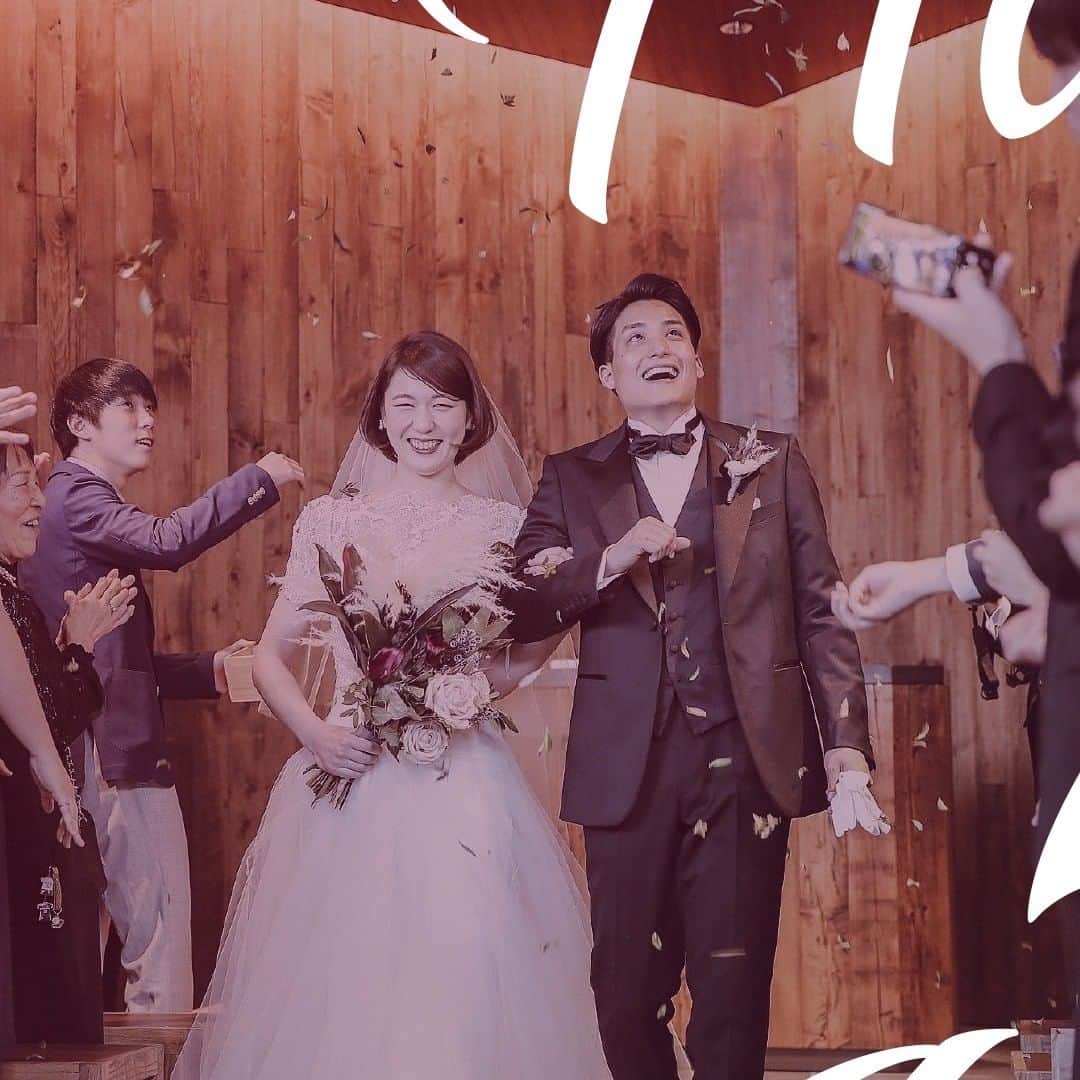 Wedding Park 公式のインスタグラム：「#ハナレポ 2周年キャンペーン開催 . ▼キャンペーン概要 #たのしい花嫁DIY と @weddingpark をタグ付けして結婚式で使えるDIYアイデアの写真や動画を投稿するだけで参加完了♪ 通常投稿、ストーリーズどちらでも可能です！ 投稿してくれたみなさんの中から採用された10名様をウエディングパークマガジンにてご紹介！さらに編集部が厳選した特別ギフトセットをプレゼント . ▼ギフトセット内容 「ウエディングパークオリジナルグッズ」「Amazonギフト券」「八代目儀兵衛『Umi ウミ』（ @hachidaime.gihey #八代目儀兵衛）」「ルルルン フェイスマスク『プレシャスシリーズ』（ @lululun_jp #ルルルン）」 . ▼キャンペーンの期間 2020年6月1日（月）～2020年6月30日（火）予定 . ▼キャンペーン詳細 プロフィールのリンク、もしくは https://s.weddingpark.net/magazine/8611/ をチェック！ . ＊＊＊＊＊＊＊＊＊ @weddingpark では結婚式の素敵なアイデアを紹介しています👰 . 表紙の写真は @_35wedding さんを紹介させていただきました！ 詳細はこちら https://www.weddingpark.net/hanarepo/4487/ ＊＊＊＊＊＊＊＊＊ . #ウエパ #ウエディングパーク #結婚式DIY #花嫁DIY #オリジナルウェディング #結婚式レポ #コンセプトウェディング #ウェディングブーケ #ウェディングドレス #カラードレス #会場装飾 #ウェディングケーキ」