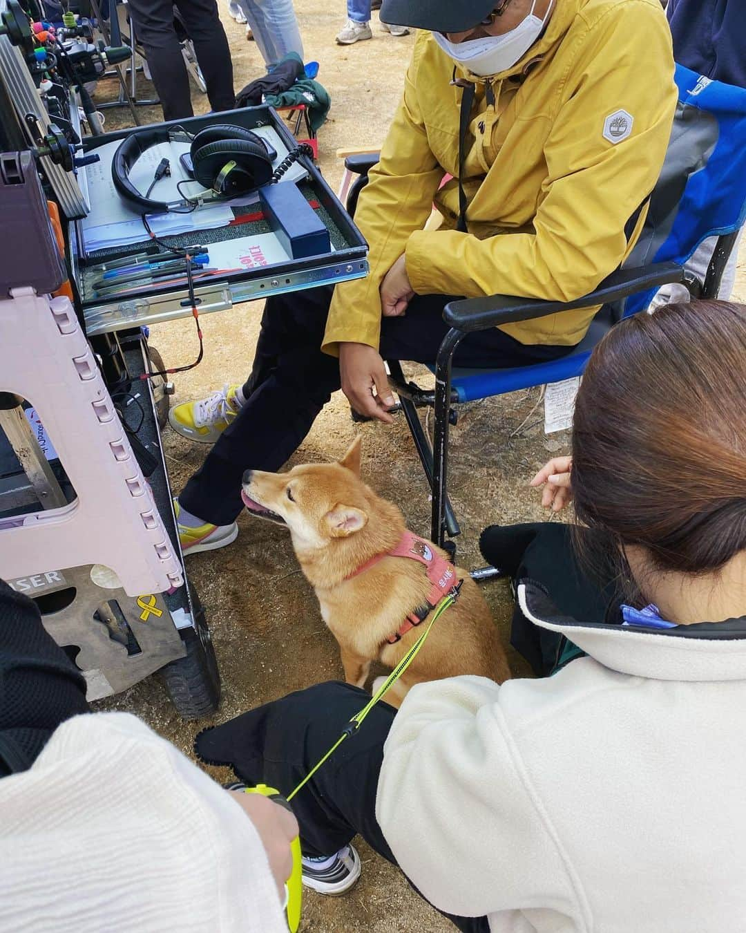 ユン・ヒョンミンさんのインスタグラム写真 - (ユン・ヒョンミンInstagram)「아빠 촬영장 놀러왔시봉 😁」6月1日 9時42分 - yoonhyunmin