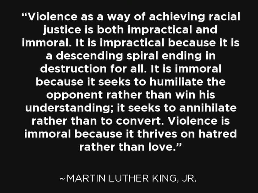 エマ・デュモンさんのインスタグラム写真 - (エマ・デュモンInstagram)「This. Has. To. End. NOW. Too many black lives have been taken prematurely and unnecessarily at the hands of hate and evil. If you are an ally speak up! Love and support your black friends, neighbors, coworkers, local business owners and understand their plight. Use your intelligence and empathy against apathy. Use your voice and your heart to fight hate. And if you do not understand this struggle. If you are consciously a racist. I want to tell you to eff off and unfollow me but instead I am going to tell you that you can be rehabilitated. You can. You can fight the evil that you have been conditioned with. BLACK LIVES MATTER! Let me repeat that. BLACK LIVES MATTER. #blacklivesmatter」6月1日 10時12分 - emmadumont