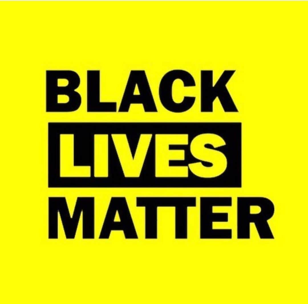 ジュリア・ルイス＝ドレイファスさんのインスタグラム写真 - (ジュリア・ルイス＝ドレイファスInstagram)「I wish this was needless to say... #blacklivesmatter」6月1日 10時16分 - officialjld