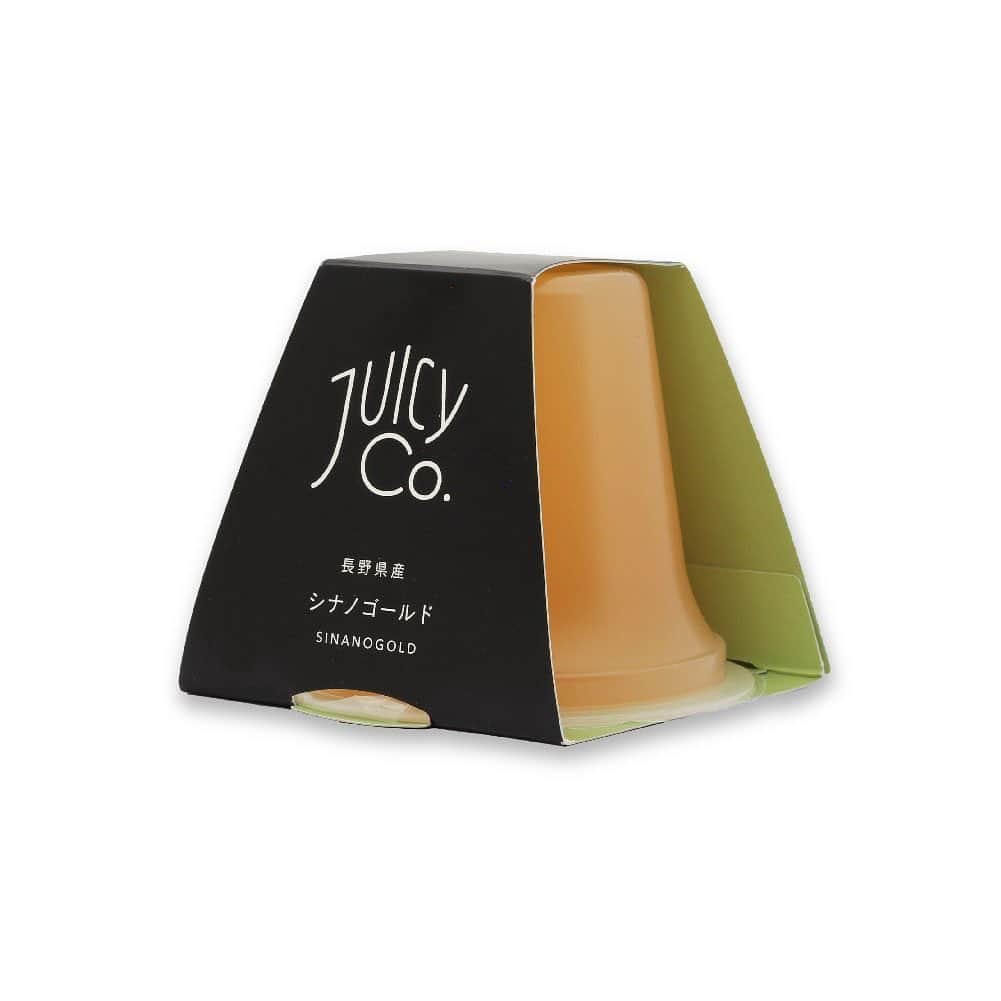 INIC coffeeさんのインスタグラム写真 - (INIC coffeeInstagram)「☆「JUICY Co. JELLY」☆ INICMARKET近日登場！  果実の食感、果汁の美味しさがダイレクトに伝わる ゼリーのギフトBOXが、INIC MARKETから近日登場予定です！  今回のゼリーは素材と製造方法にこだわり、 果実、果汁の美味しい部分だけをやさしく搾り、その搾りたて果汁を、そのまま果実感を伝えるソフトなゼリーに仕上げました。  たとえるならそれは、「生の果実と果汁」を味わうゼリー。  自然の、その一番美味しい部分をそのまま詰め込んだプレミアムな味わい。 これからの季節、ひんやりと冷たくしてご賞味いただくと、より一層美味しく召し上がっていただけます！  自分へのご褒美としても、大切な方に贈るお中元などのギフトとしてもオススメな、こだわりがつまった自信作です。  発売をどうぞお楽しみに！  #iniccoffee #inic #イニック #イニックコーヒー #coffeetime#coffee_time #coffeelovers#coffeegram #5秒で本格コーヒー #おうちカフェ #丁寧な暮らし #イニックコーヒーのある生活 #おうちカフェ #初夏 #ゆったり #juicycojelly #juicyco  #生果実 #濃厚 #フレッシュ #ジューシー #近日登場 #日向夏 #キャンベルアーリー #シナノゴールド #不知火」6月1日 10時27分 - iniccoffee