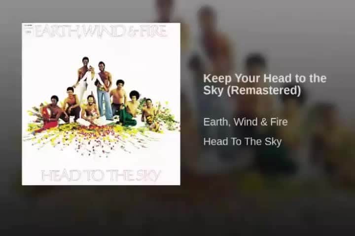 アース・ウィンド・アンド・ファイアーのインスタグラム：「Keep Your Head To The Sky⠀ 🙏🏿✊🏿」