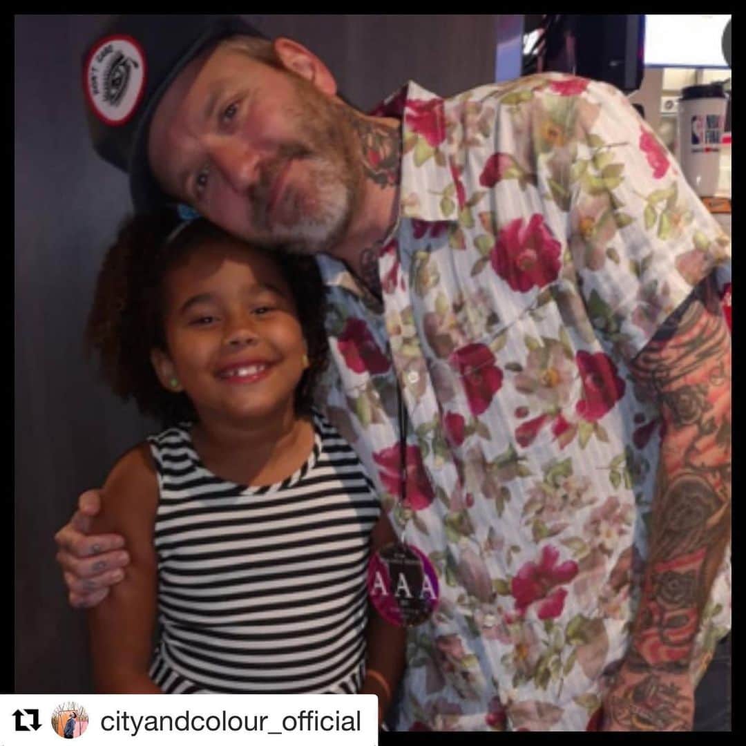 P!nk（ピンク）さんのインスタグラム写真 - (P!nk（ピンク）Instagram)「I love you Dallas and I love her. #Repost @cityandcolour_official ・・・ This face. The sadness that fills my heart when I think that someone could look at THIS FACE and hate it, simply because it’s a different colour than their own is immense. It could fill the Grand Canyon.  Now, I’m not writing this for me. I’m well aware that I am a 40 year old, straight, white man...from Canada and successful. So go fuck myself. I get it and I will.  But first, I’m writing this for her. This is my niece. My beautiful, vibrant, talented, full of life niece. My only niece. I’m writing this for her so that I can look her in the eyes next time I see her and feel like I stood up for her in some way. I’m writing this for my sister who has to explain to her daughter that people might treat her differently because  dad is one colour and momma is another. Im writing this for my brother In law who has to worry about himself and his family.  I can not believe that we still live in a world where this matters. (I say world because I’m not just speaking exclusively about America. Canada has its own demons to deal with) But how can we not have evolved past this point? There are so many more important matters at hand that we could be uniting as a human race to conquer yet still...ignorance, hatred, RACISM runs rampant.  If you disagree with me and want to take the whole “shut up and sing” approach, feel free. But I say what I feel In my music. So if this is surprising to you, you weren’t listening In the first place.  If you agree please speak up and donate where you can:  @naacp_ldf @reclaimtheblock @blackvisionscollective @blklivesmatter  @mnfreedomfund @aclu_nationwide @yourrightscamp. Every little bit helps.  I hope for a future where my niece and every person of colour can walk the earth and only have to deal with being on earth. Which is already fucked up enough.  Take care of one another.  Love dal.」6月1日 3時36分 - pink