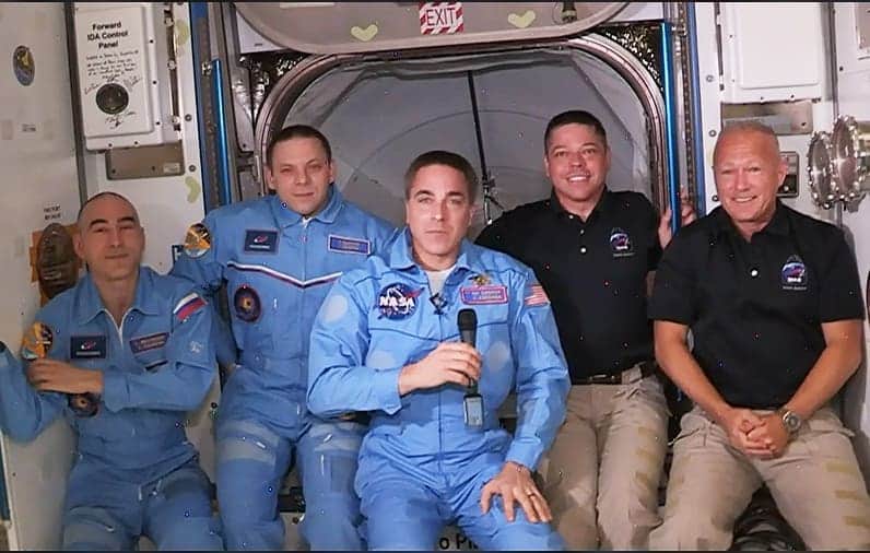 国際宇宙ステーションさんのインスタグラム写真 - (国際宇宙ステーションInstagram)「The Expedition 63 crew has expanded to five members with the arrival of the astronauts aboard the SpaceX Crew Dragon. (From left) Anatoly Ivanishin, Ivan Vagner, Chris Cassidy, Bob Behnken and Doug Hurley.  #nasa #spacex #roscosmos #astronaut #cosmonaut #International #space #station #crew #dragon #crewdragon #launchamerica」6月1日 4時06分 - iss