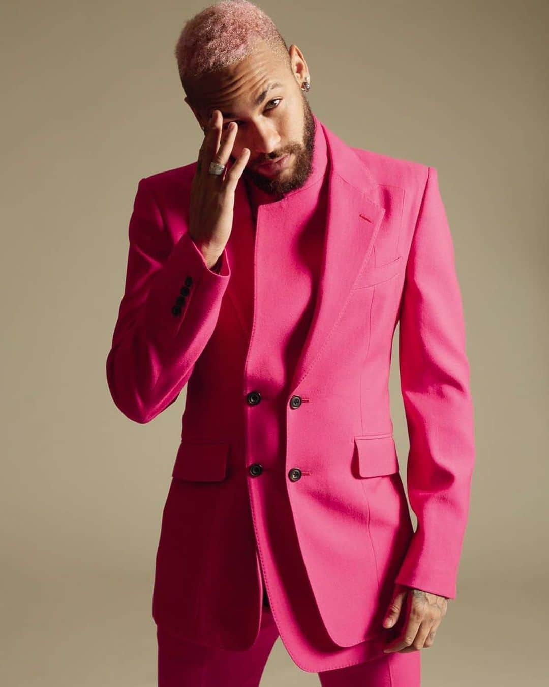 ネイマールさんのインスタグラム写真 - (ネイマールInstagram)「PINK 💖」6月1日 4時15分 - neymarjr