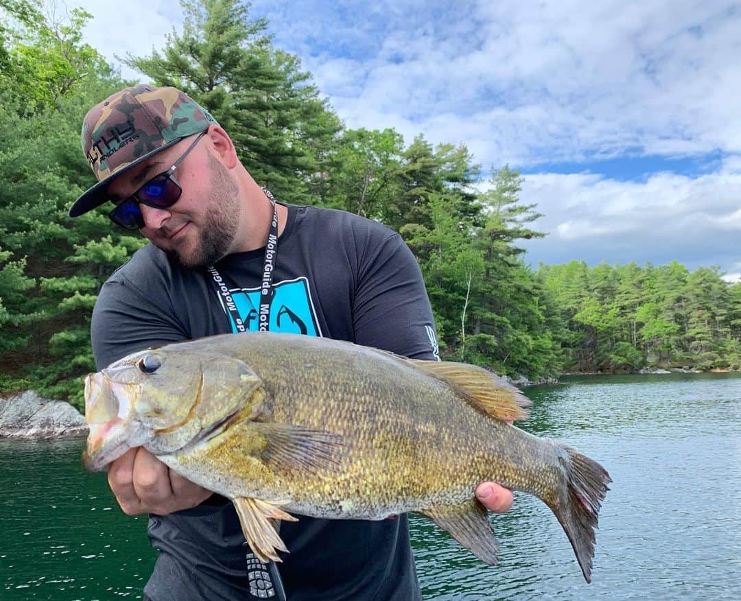Filthy Anglers™さんのインスタグラム写真 - (Filthy Anglers™Instagram)「Gotta give huge props to my boy Tony from @freshbaitz not just for the fish he caught today. He took me out smallie hunting all day and we used only the Fresh Baitz Scorpion and a new prototype (not on market) from them and killed it, over 25 smallies! He taught me a number of new techniques, we saw 3 bald eagles, even a deer swimming across the lake. All around an amazing day. For his kind deed Tony was rewarded with this 4 1/2 lb smallie! Be sure to check out his baits @freshbaitz they work extremely well! Congrats Tony you are Certified Filthy www.filthyanglers.com #fishing #filthyanglers #bassfishing #smallmouth #freshbaitz #bigbass #angler #kayak #fish #getfilthy #teamfilthy」6月1日 10時57分 - filthyanglers