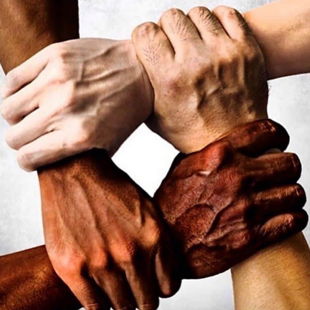 パストール・マルドナドのインスタグラム：「La discriminación es la peor manera de expresar tus sentimientos. Todos tenemos derecho a la vida y sobretodo la responsabilidad de respetar nuestras diferencias.  Discrimination is the worst way to express your feelings. We all have the right to live and all the responsibility to respect our differences. ——————————————————— #rasism #discrimination #blacklivesmatter #icantbreathe #georgefloyd #rip #somosuno #weareone #derechoalavida #united #unión #juntospodemos #togetherwearestronger #teamwork #trabajoenequipo」