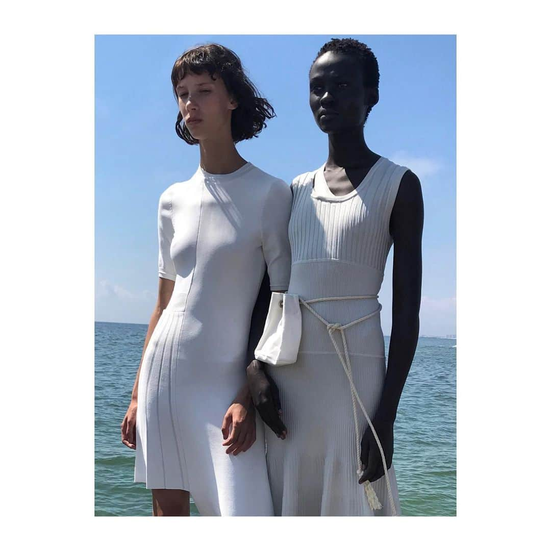 カット25さんのインスタグラム写真 - (カット25Instagram)「#blacklivesmatter  #freedom #peace  #unconditionallove  @alietsarah @sashaknysh.omg  #style @esthermatillaoubina #yigalazrouel #madeinnewyork #shoplocal #shoponline」6月1日 8時55分 - yigalazrouel