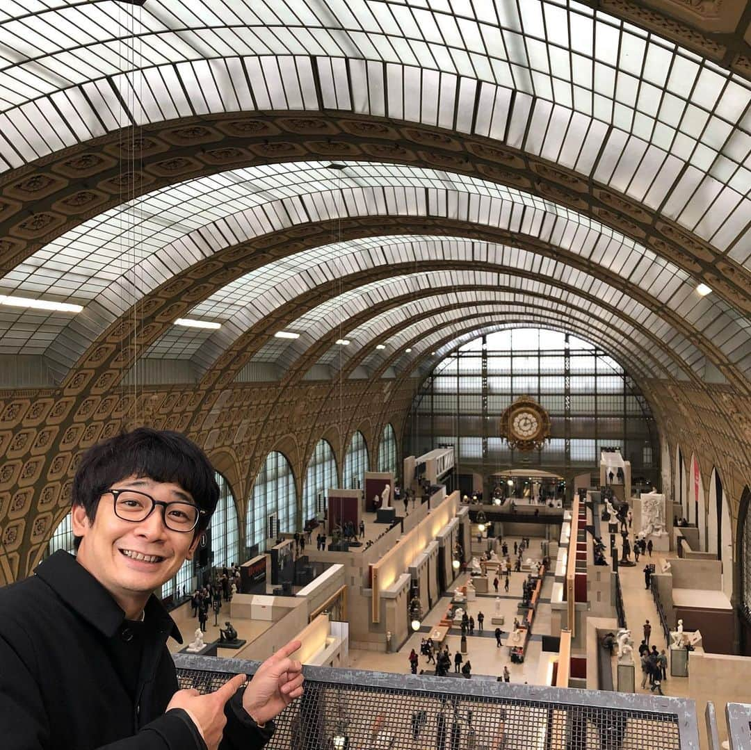 鰻和弘さんのインスタグラム写真 - (鰻和弘Instagram)「【フランス1人旅③】  オルセー美術館、ルーヴル美術館へ。 ほとんど絵画の事は知らないが有名なのはわかる。  テンション上がったベスト3  モナリザ  思ってるより小さいが、素人でもわかる凄まじい存在感を感じた。  ミロのヴィーナス  どういう腕のポーズだったの予想も楽しみ方の一つらしい。凄まじいミステリアス感。  フランス革命  これはもうドラゴンアッシュ  #フランス革命 #世代的にこれはもうドラゴンアッシュ #Viva La Revolution #フランスで思い出す #心の中でフランス革命やって思うより #ドラゴンアッシュのやつやと思う方が早かった」6月1日 18時45分 - unaginigaoe