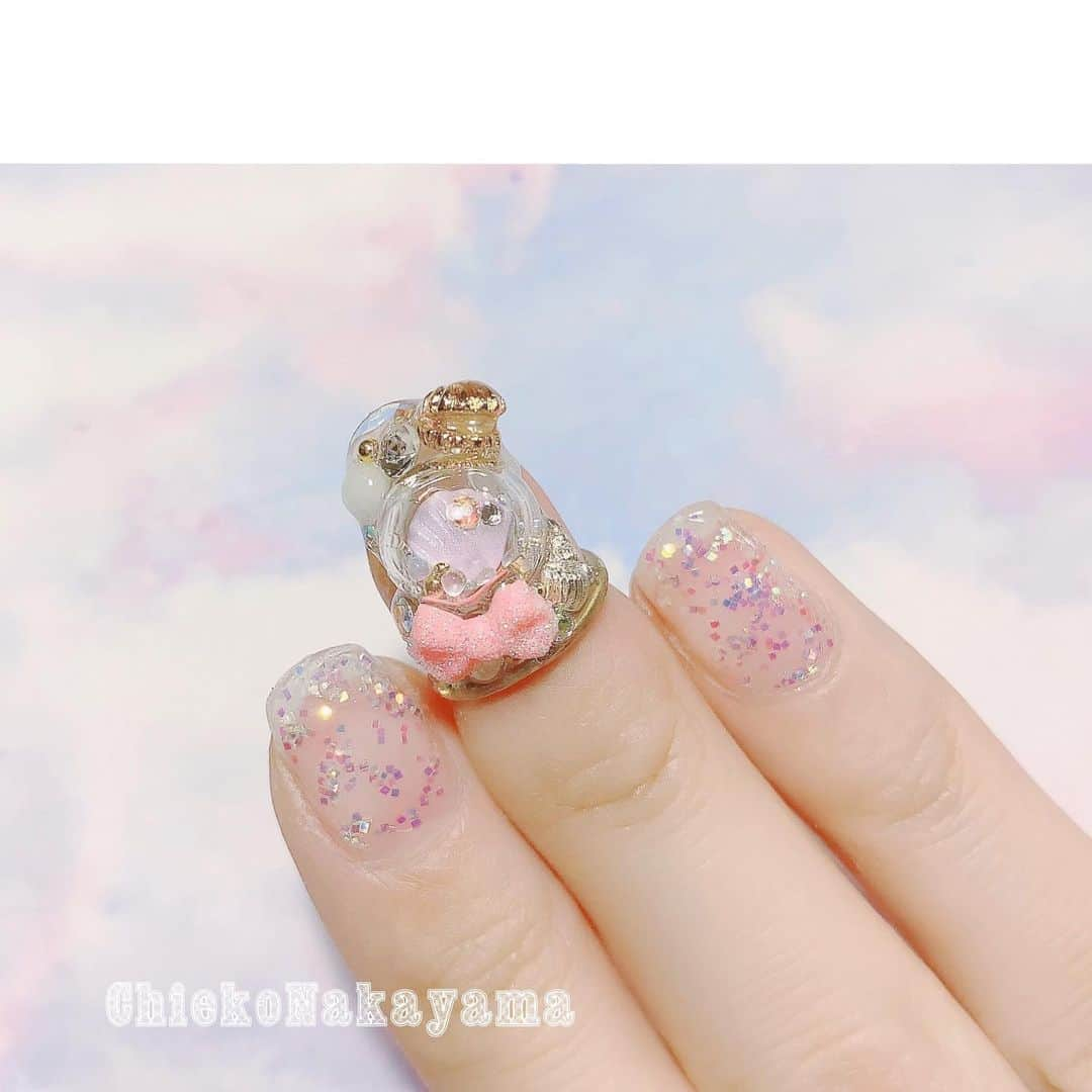 なかやまちえこさんのインスタグラム写真 - (なかやまちえこInstagram)「@stampnailring なかやまちえこ #ハンドメイド ネイルリング 6月はアラカルト品として追加販売なしの一点のみの物となります😌🙏⠀ 残り1点です😊✨⠀ 画像では2枚目の月とポニーのドームがございます🦄🌙✨⠀ ⠀ ご購入くださった方々ありがとうございます😊🙏✨✨⠀ そろそろお出かけもできそうになって来たので、いろんなところに連れて行ってやってください☺️🙏✨⠀ ⠀ ご購入は @stampnailring  のプロフィールから販売サイトに飛んでいただくか、ストーリーから飛べます☺️☺️☺️⠀ ⠀ #リングネイル は指先に #リング をはめていただくのみの取り外し簡単に爪先のオシャレを楽しめる商品です✨⠀ #スタンピングネイルリング のアカウントのストーリーハイライトのところからショッピングサイトに飛べます！⠀ 全て一点のみのお造りとなりますので、よろしくお願い致します😌🙏🙏✨⠀ #nail #nails #nailart #ネイル #美甲 #ネイルアート  #japanesenailart #manucure #japanesenails #manicurist #gelnails #أظافر #네일아트 #vẽmóng #ngườiđẹp  #เพ้นท์เล็บ #искусствоногтя #artedeuñas #เพ้นท์เล็บเจล #ジェルネイルデザイン #ネイルデザイン #senikuku #nagelkunst #ゆめかわネイル #オーロラネイル #ゆめかわいい ⠀ ・意匠登録済（デザイン特許）STAMPNAIL ・実用新案登録済（使い方特許）STAMPNAIL」6月1日 18時58分 - chiekonakayama